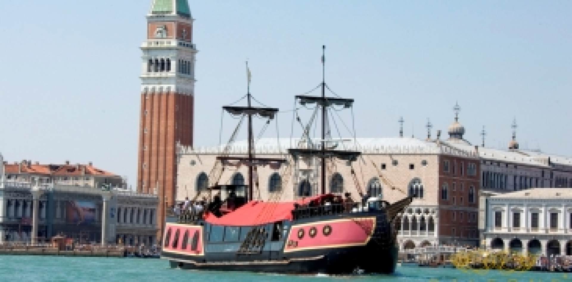 Galleon Dinner Cruise in Venice