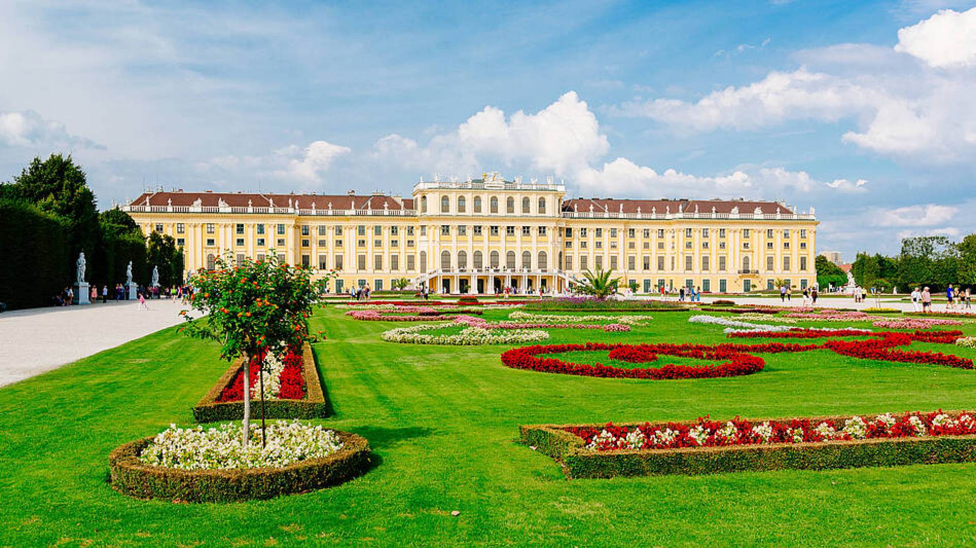シェーンブルン宮殿とウィーン市内ツアー