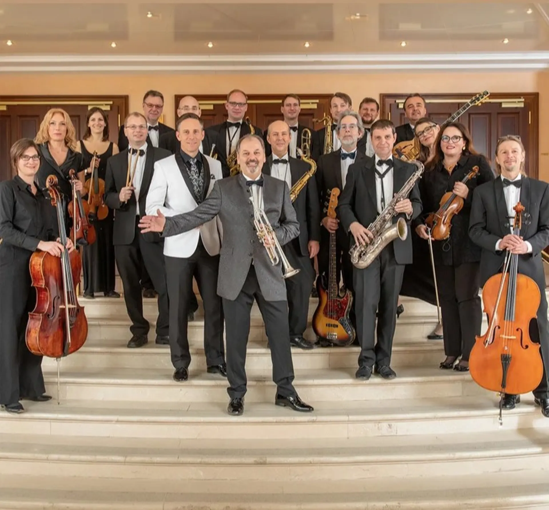 Swing Meets Classic