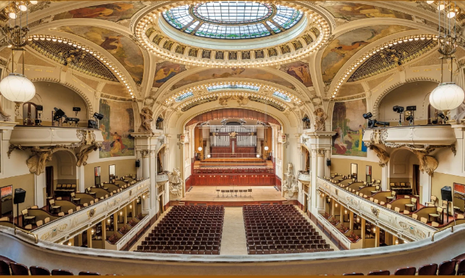 Beethoven et Mozart dans la Maison Municipale