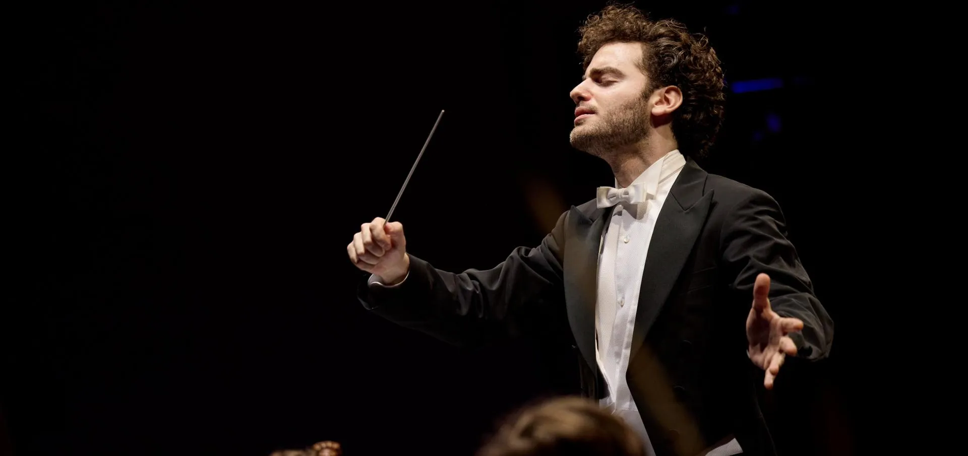 Emmanuel Tjeknavorian dirige Beethoven