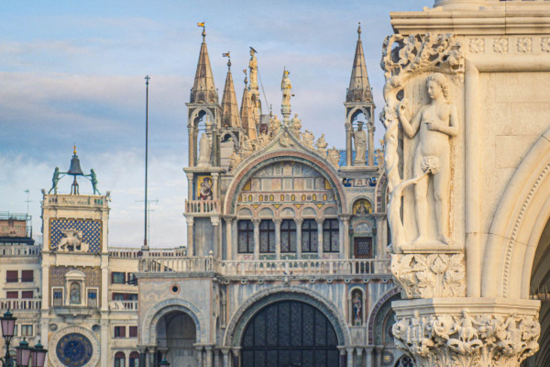 Saint Mark´s Basilica and Gondola Tour in the Morning