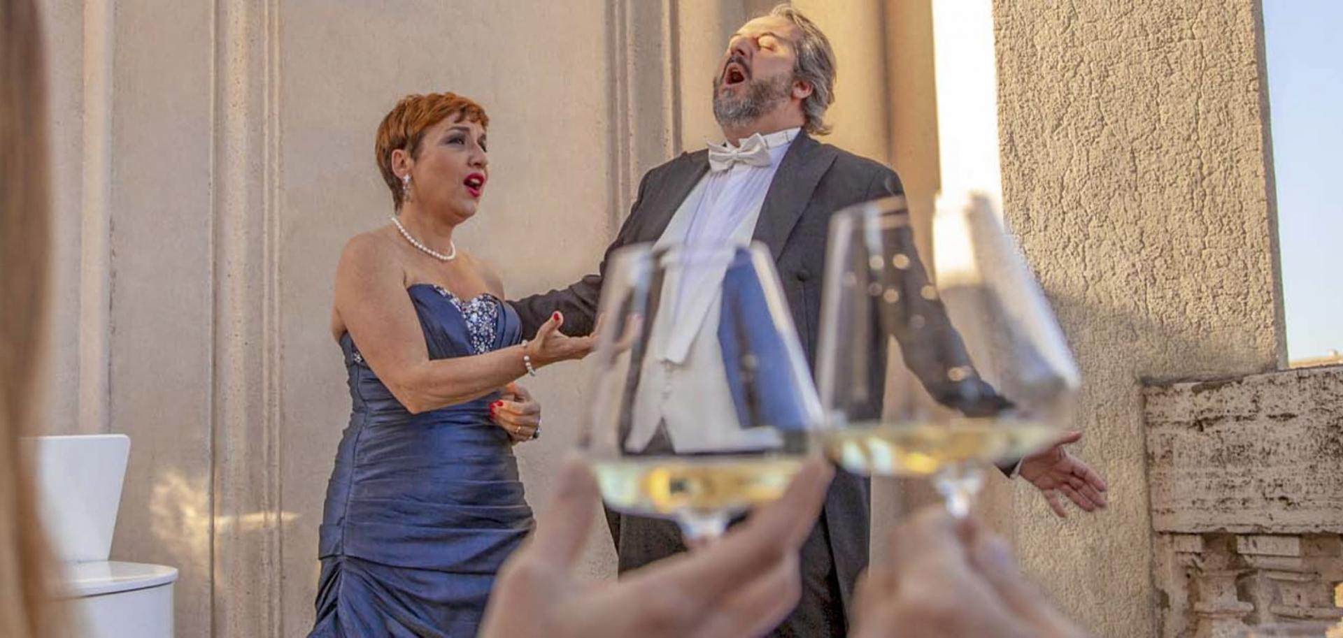 バレンタインデー ロマンティック・オペラとアペリティーボ ― ピアッツァ・ナヴォーナ