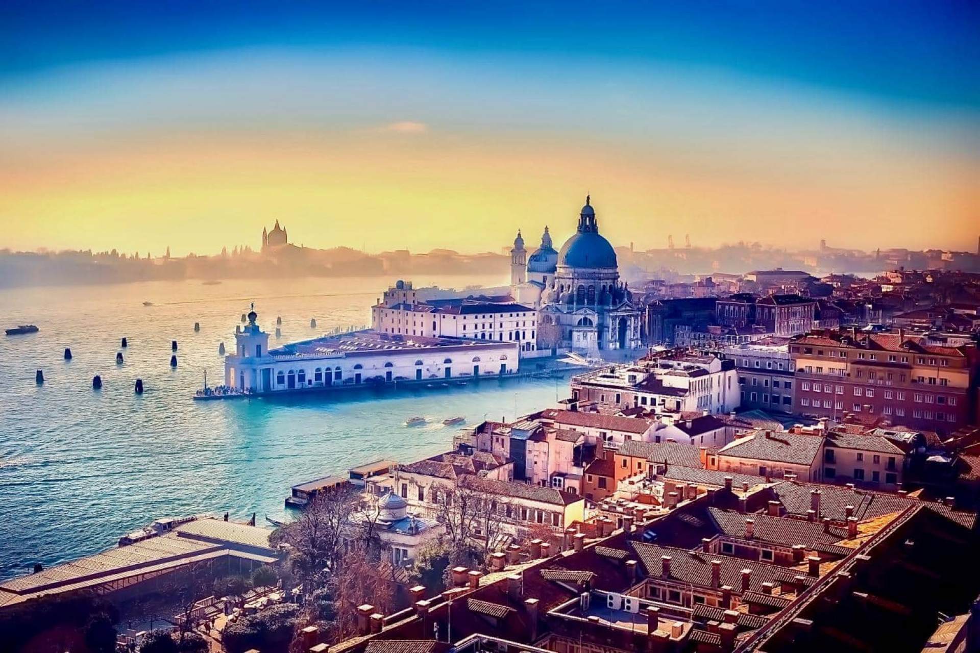 Classic Venice: Doge´s Palace, St Mark´s Basilica skip the line & Gondola