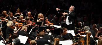 コンサステレーション合唱団とオーケストラ、ジョン・エリオット・ガーディナー卿