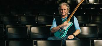 Sir Oliver Mally Group и Питер Шнайдер