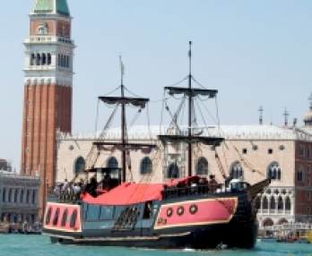 Galleon Dinner Cruise in Venice