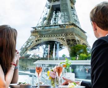 Brunch con vista sulla Torre Eiffel