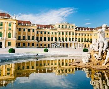 Crociera sul fiume Vienna sul Danubio Blu, cena e concerto al Palazzo Imperiale di Schonbrunn