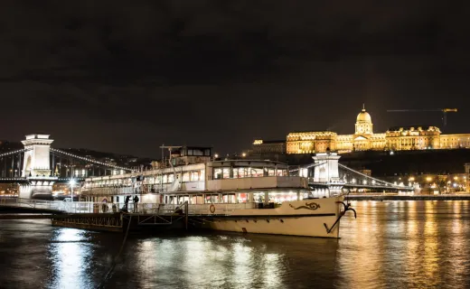 Danube River Cruise with Goulash Soup and Lángos