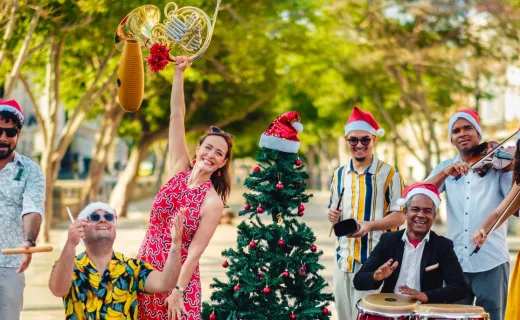 サラ・ウィリスとザ・サラバンダによるキューバのクリスマス