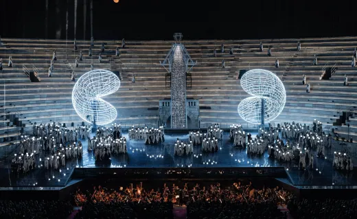 ナブッコ