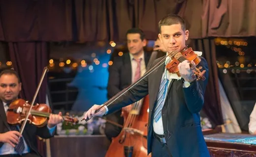 Budapest Dinner Cruise with Folklore and Operetta Show