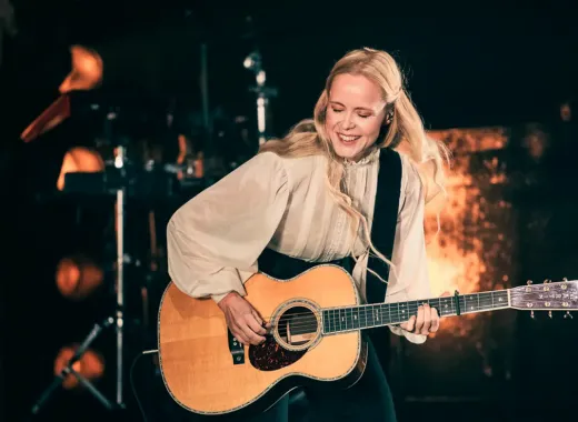 Tina Dico y su banda