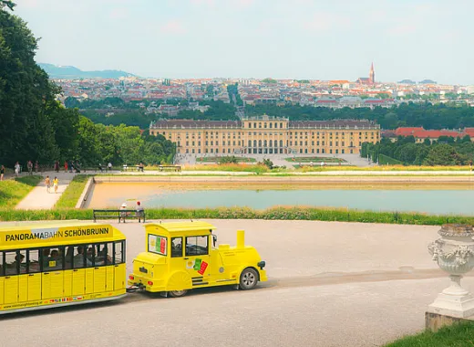 Visite guidée du château de Schönbrunn sans file d’attente avec le Panoramabahn