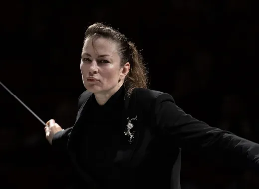 Alevtina Ioffe Conducts Čajkovskij and Rachmaninov