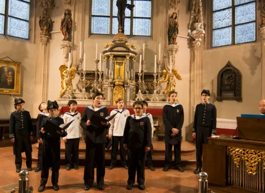 Liturghia de duminică cu Corul de Băieți din Viena