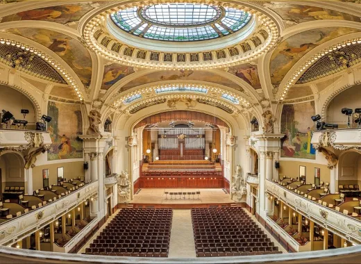 Strauss, Mozart, Dvorak e l´opera con balletto