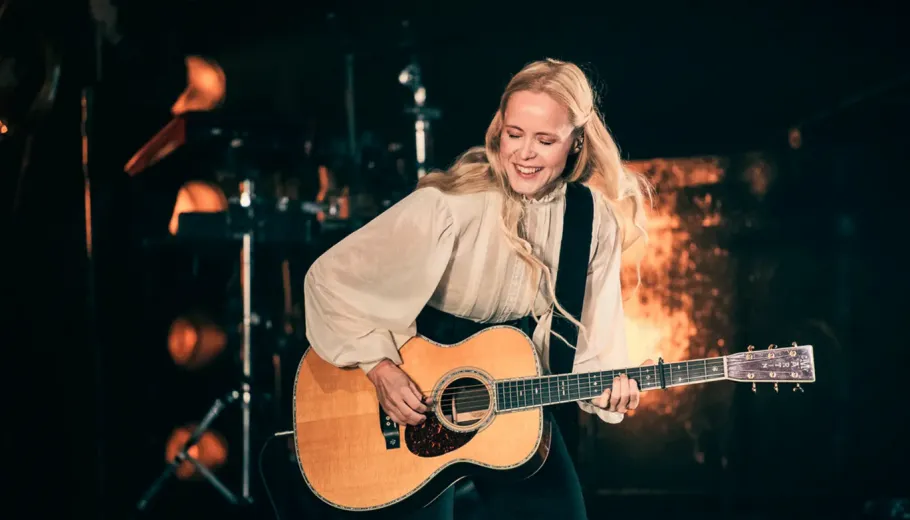 Tina Dico et son groupe