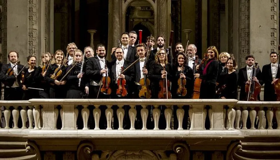 Oper Lirica
