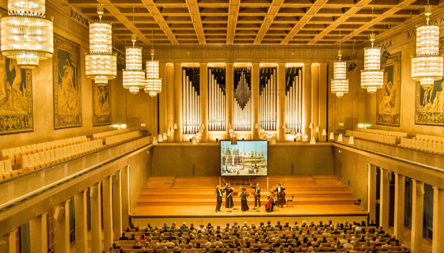 Concert de maître dans la salle Hercule